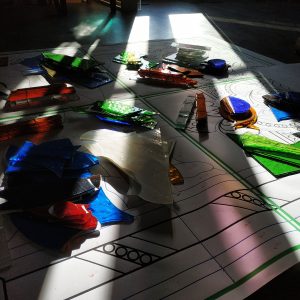 Eclipse Vitrail, quand la lumière rayonne sur les pièces de verre découpées